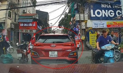 Mức phạt dừng ô tô giữa đường gây cản trở giao thông